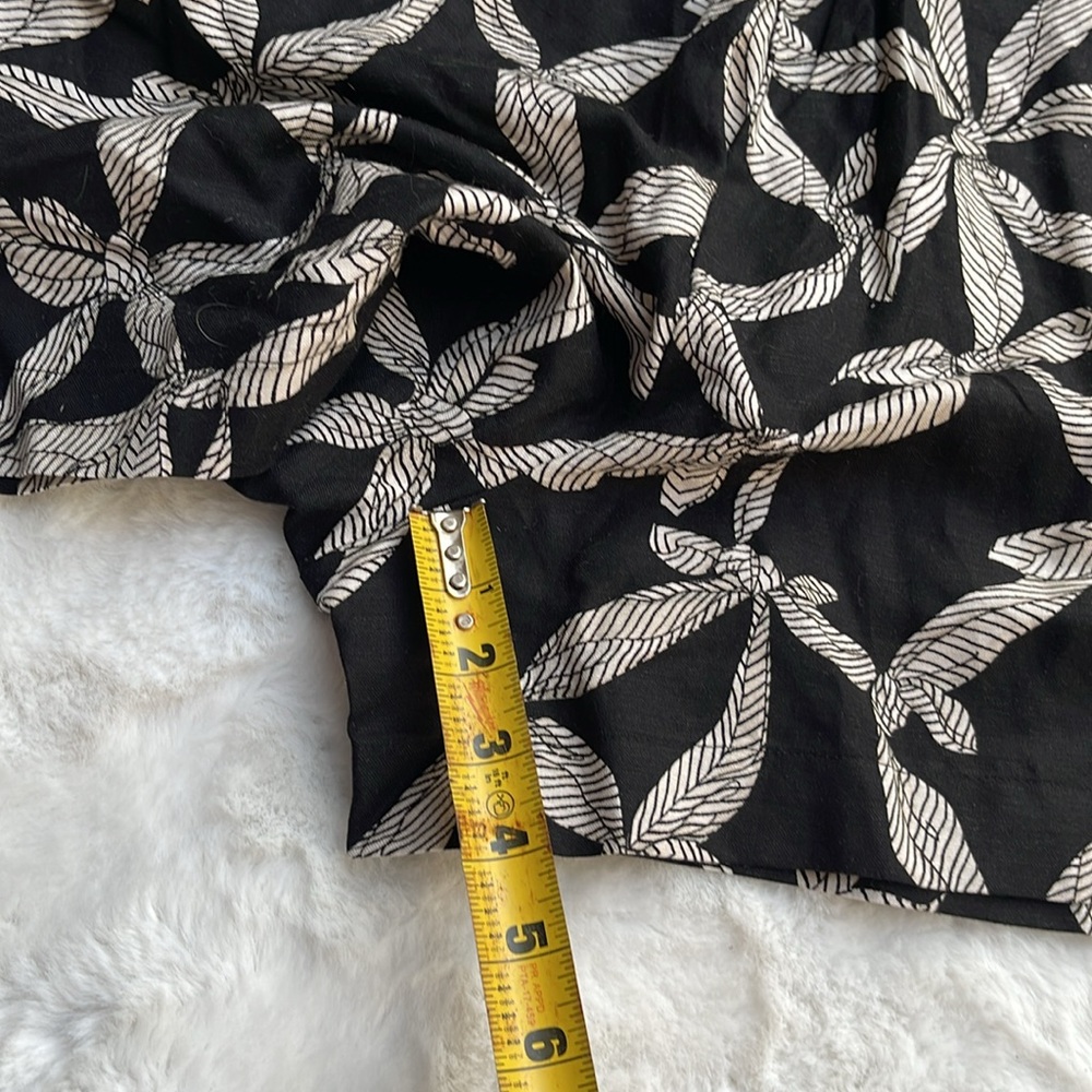 Loft petite pleated shorts in ribbon linen blend - Picture 6 of 7
